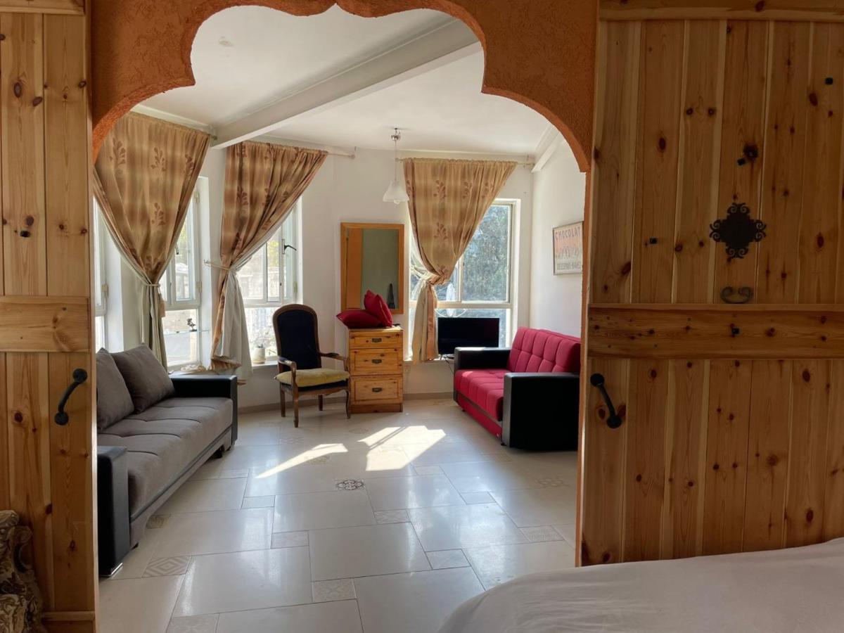 Sweet 'En Kerem View Bed & Breakfast Jerusalem Exterior photo